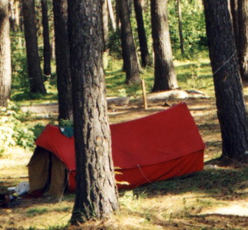 Красная палатка - жилище Скальда